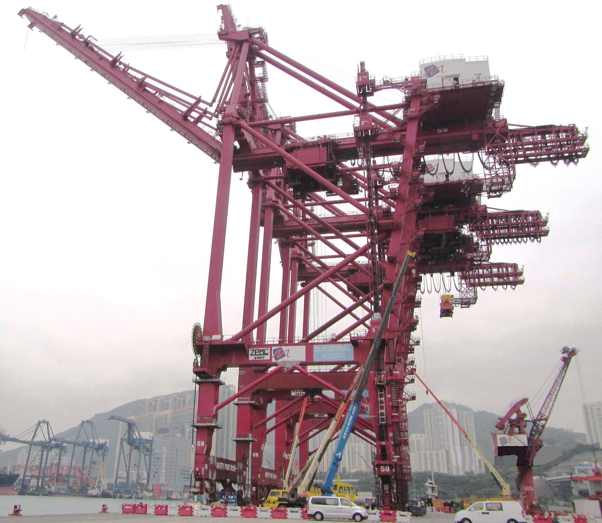 ZPMC Crane Raise and Boom Extension, Modern Terminals Limited, Hong